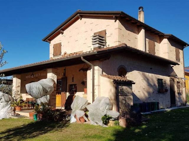 Rustico in vendita a Camaiore, Toscana