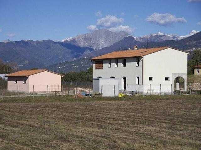 Rustico in vendita a Camaiore, Toscana