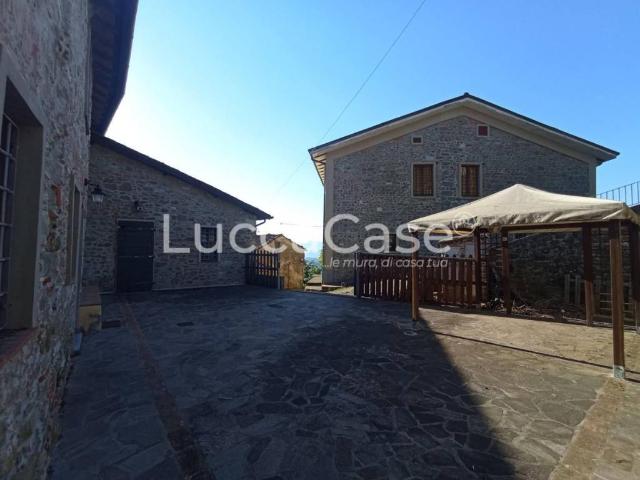 Rustico in vendita a Camaiore, Toscana