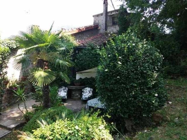 Rustico in vendita a Camaiore, Toscana