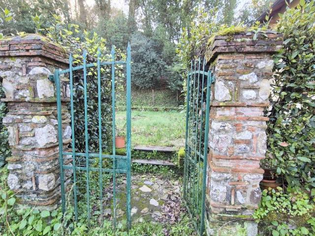 Rustico in vendita a Camaiore, Toscana