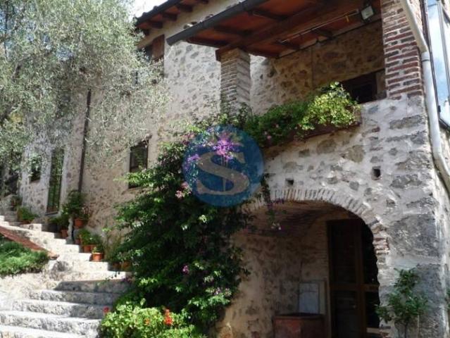 Rustico in vendita a Camaiore, Toscana