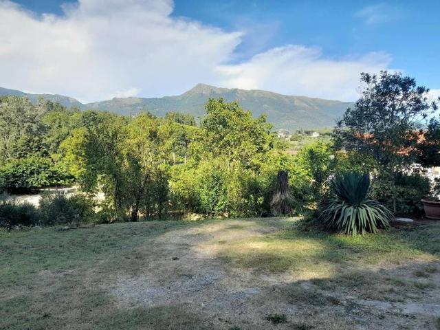 Rustico in vendita a Camaiore, Toscana