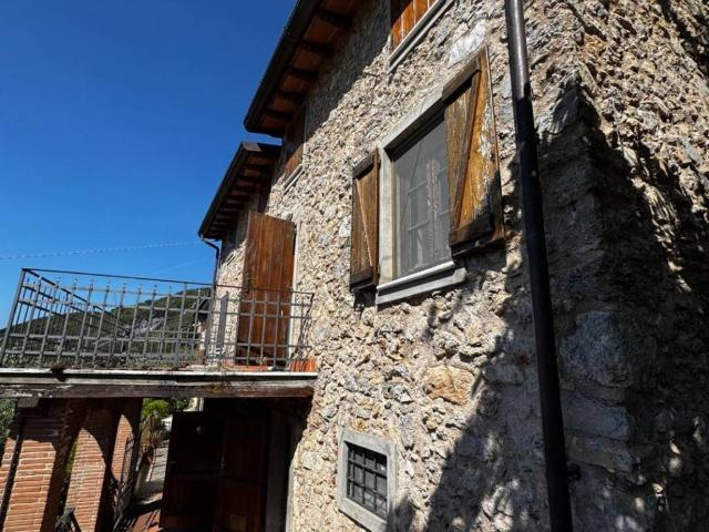 Rustico in vendita a Casoli, Camaiore