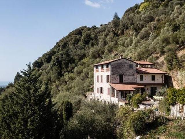 Rustico in vendita a Santa Lucia, Camaiore