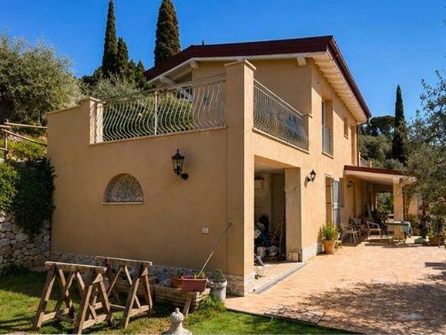 Rustico in vendita a Camaiore, Toscana