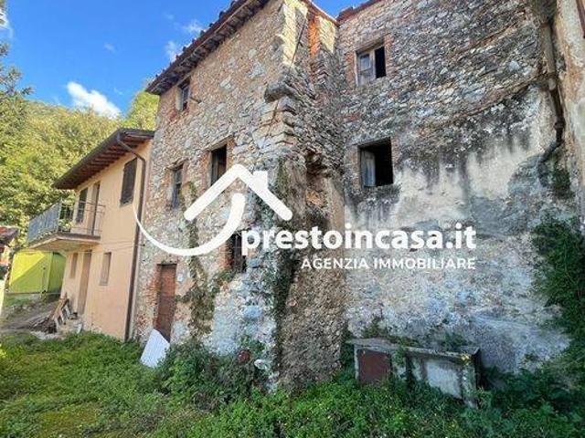 Rustico in vendita a Camaiore, Toscana