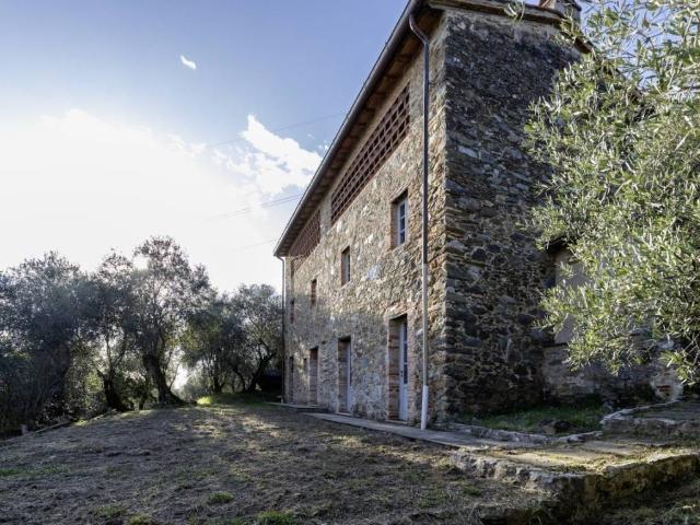 Rustico in vendita a Camaiore, Toscana