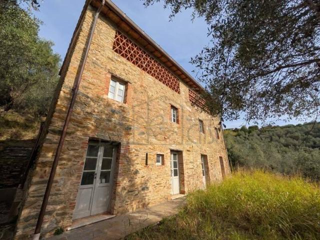 Rustico in vendita a Camaiore, Lucca
