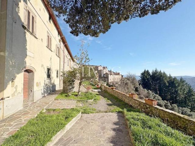 Rustico in vendita a Camaiore, Toscana