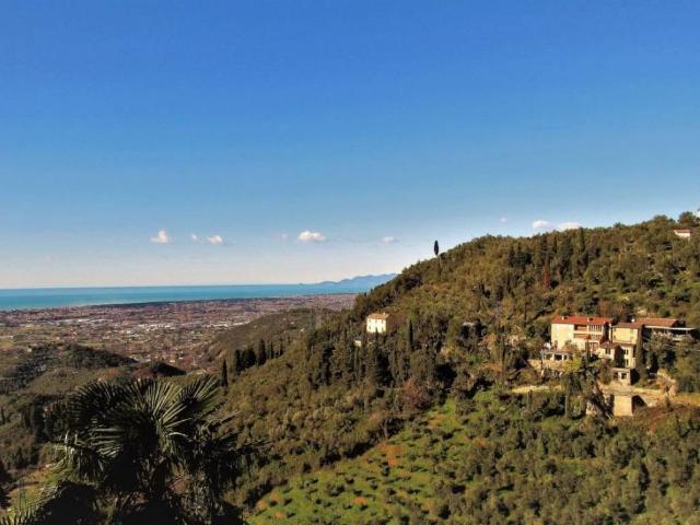 Rustico in vendita a Camaiore, Toscana