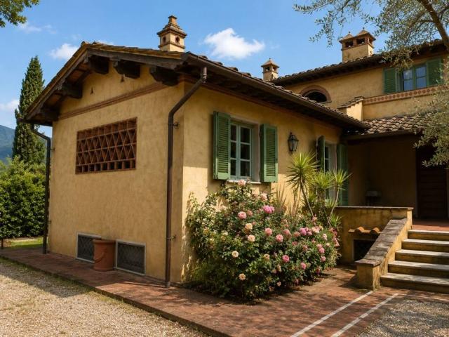 Rustico in vendita a Camaiore, Toscana