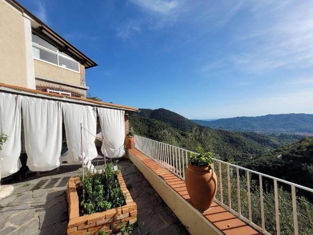 Rustico in vendita a Camaiore, Toscana