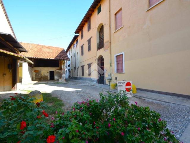 Rustico in vendita a Cambiago, Lombardia