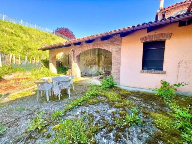 Rustico in vendita a Piemonte, Asti