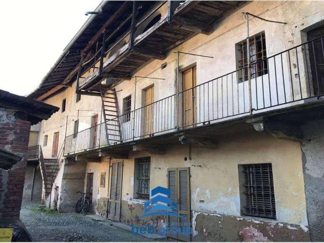 Rustico in vendita a Cameri, Novara