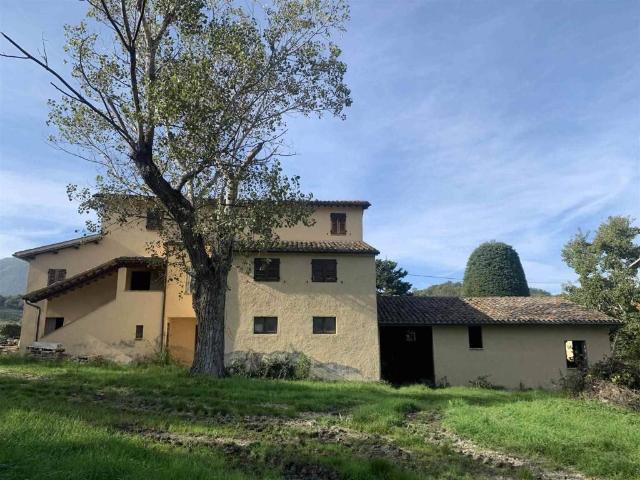 Rustico in vendita a Marche, Macerata