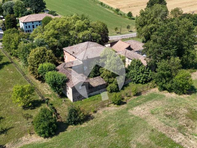 Rustico in vendita a Campagnola Emilia