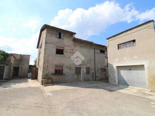 Rustico in vendita a Val d’Enza, Re