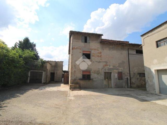 Rustico in vendita a Val d’Enza, Re