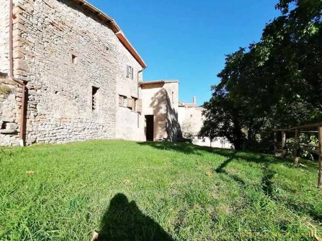 Rustico in vendita a Acera, Campello sul Clitunno