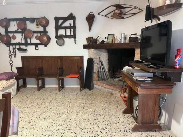 Rustico in vendita a Campello Sul Clitunno, Umbria