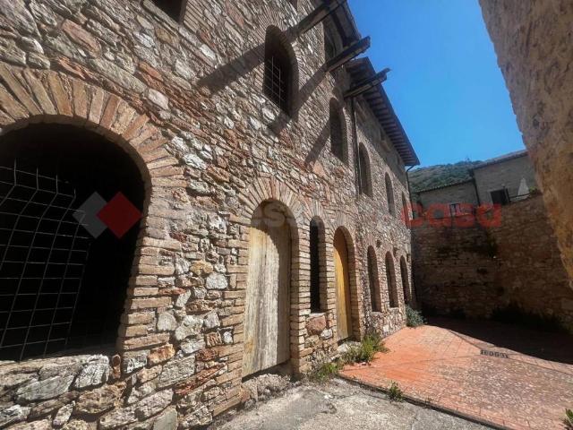 Rustico in vendita a Campello Sul Clitunno, Umbria