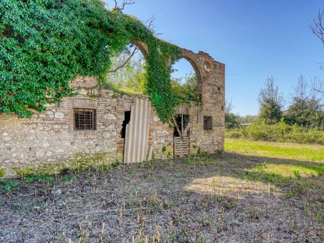 Rustico in vendita a Campello Sul Clitunno, Umbria