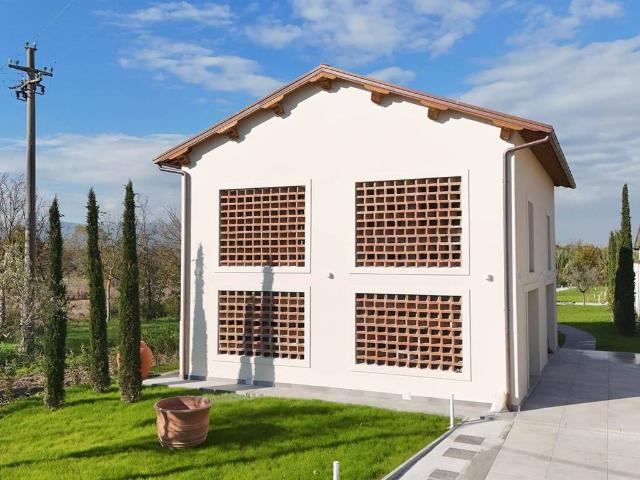 Rustico in vendita a Le Miccine, Campi Bisenzio