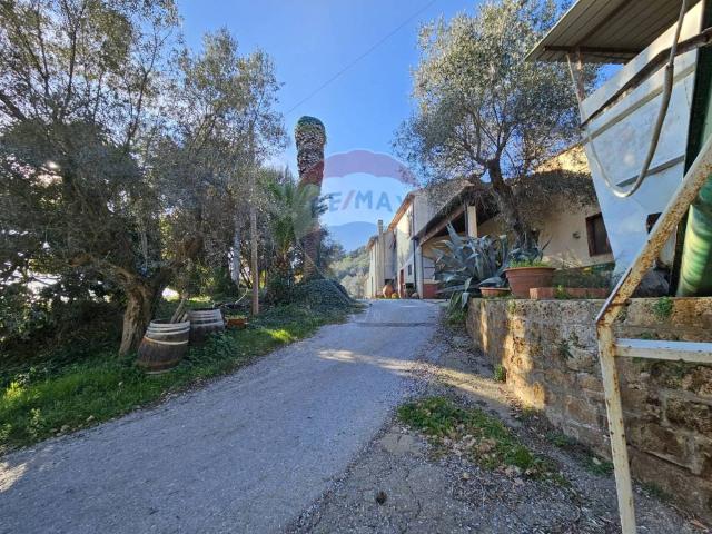 Rustico in vendita a Campiglia Marittima, Toscana