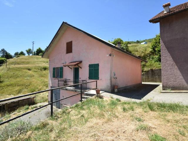 Rustico in vendita a Cascina Pratomarro, Campo Ligure