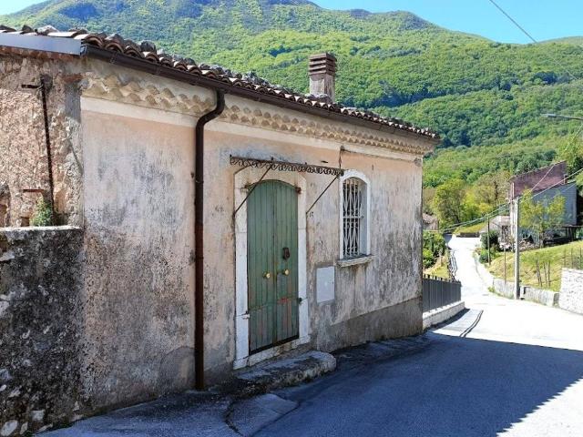 Rustico in vendita a Campochiaro, Molise