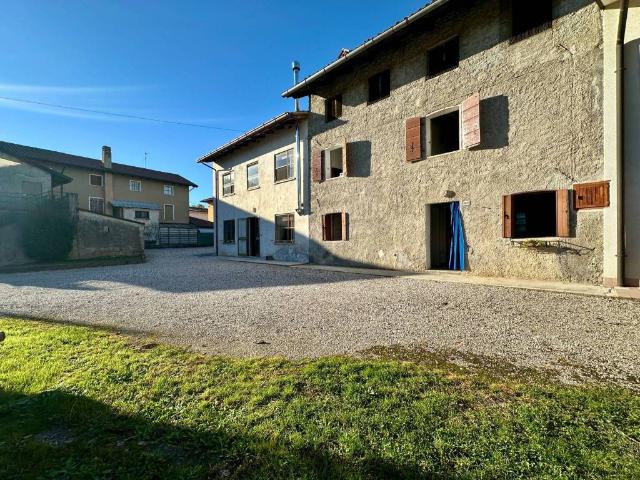 Rustico in vendita a Campoformido, Friuli-Venezia Giulia
