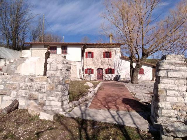 Rustico in vendita a Campolieto, Molise