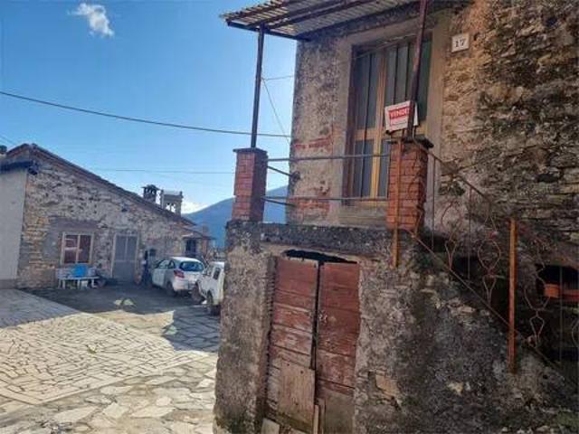 Rustico in vendita a Puglianella, Camporgiano