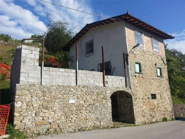 Rustico in vendita a Casatico, Camporgiano