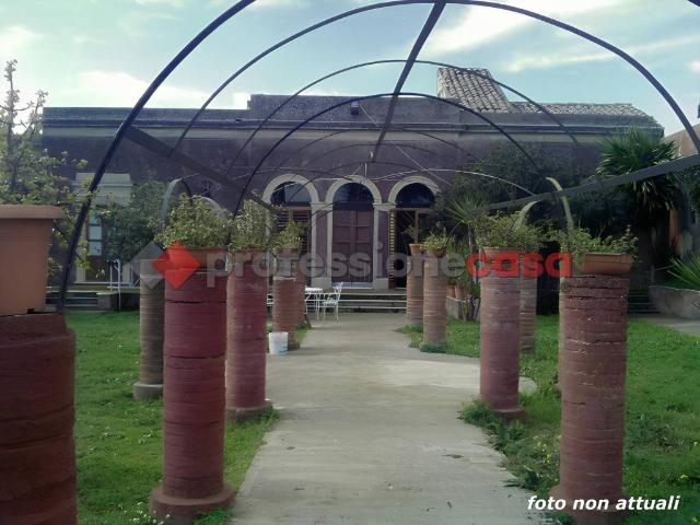 Rustico in vendita a Piano Tavola, Camporotondo Etneo