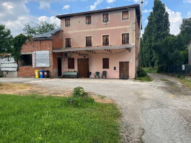 Rustico in vendita a Camposampiero, Veneto