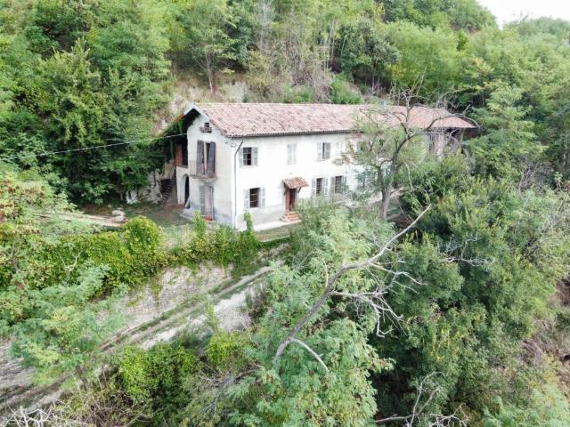 Rustico in vendita a Piemonte, Asti