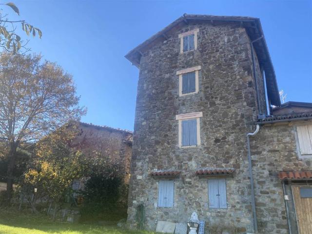 Rustico in vendita a Val d’Enza, Re