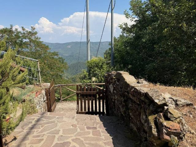 Rustico in vendita a Cantagallo, Toscana
