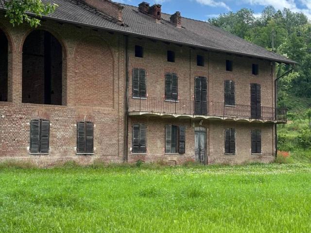 Rustico in vendita a Piemonte, Asti