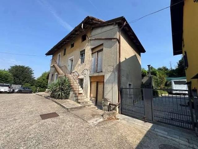 Rustico in vendita a Cantù, Lombardia