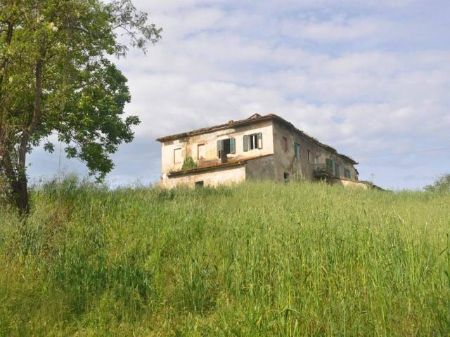 Rustico in vendita a San Pietro Belvedere, Toscana
