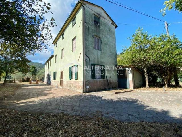 Rustico in vendita a Collina, Capannori