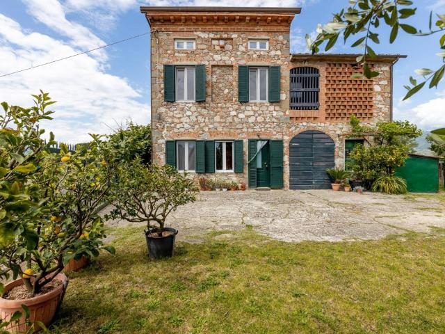 Rustico in vendita a Lammari, Capannori
