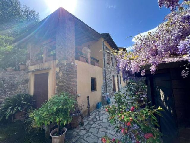 Rustico in vendita a Capannori, Toscana