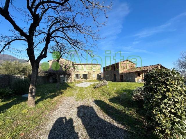 Rustico in vendita a Tofori, Capannori