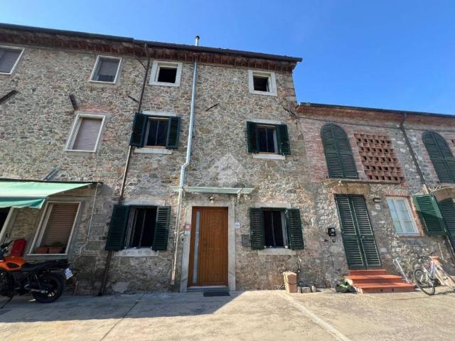 Rustico in vendita a Capannori, Toscana