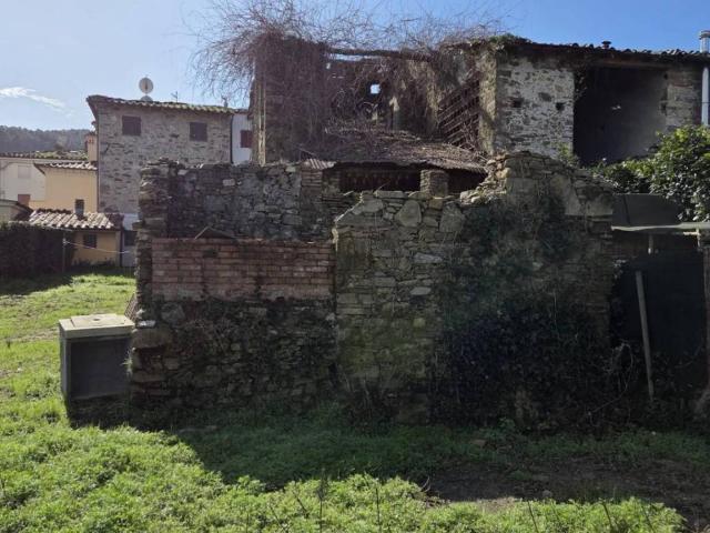 Rustico in vendita a Capannori, Toscana